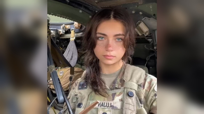 Army Girl In Uniform - U.S. Army E-Girl / Lunchbaglujan | Know Your Meme